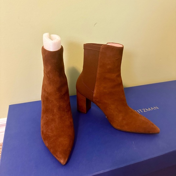 Stuart Weitzman suede ankle boots- US 5.5 - Picture 1 of 3